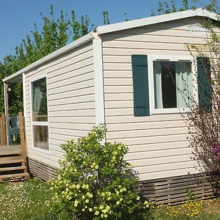 מלון Saint-Yrieix-sur-Charente Camping Du Plan D'Eau **** מראה חיצוני תמונה