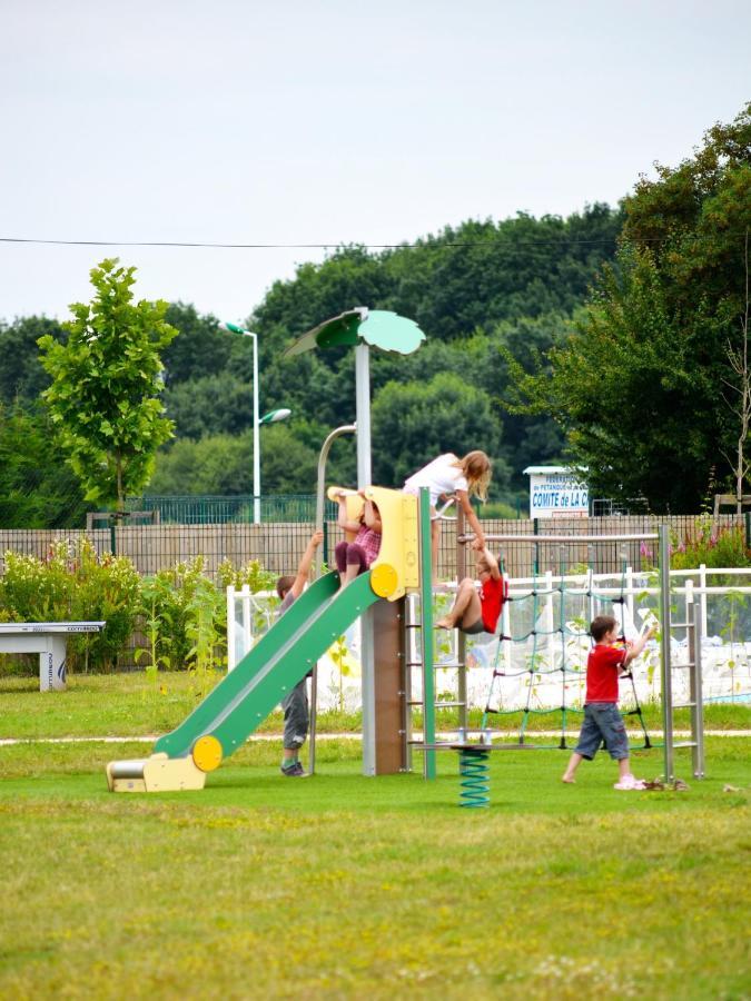 מלון Saint-Yrieix-sur-Charente Camping Du Plan D'Eau **** מראה חיצוני תמונה