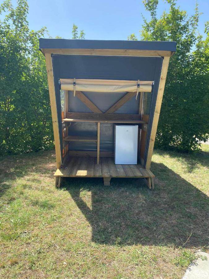 מלון Saint-Yrieix-sur-Charente Camping Du Plan D'Eau **** מראה חיצוני תמונה