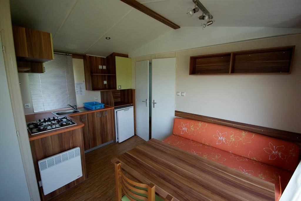 מלון Saint-Yrieix-sur-Charente Camping Du Plan D'Eau **** מראה חיצוני תמונה