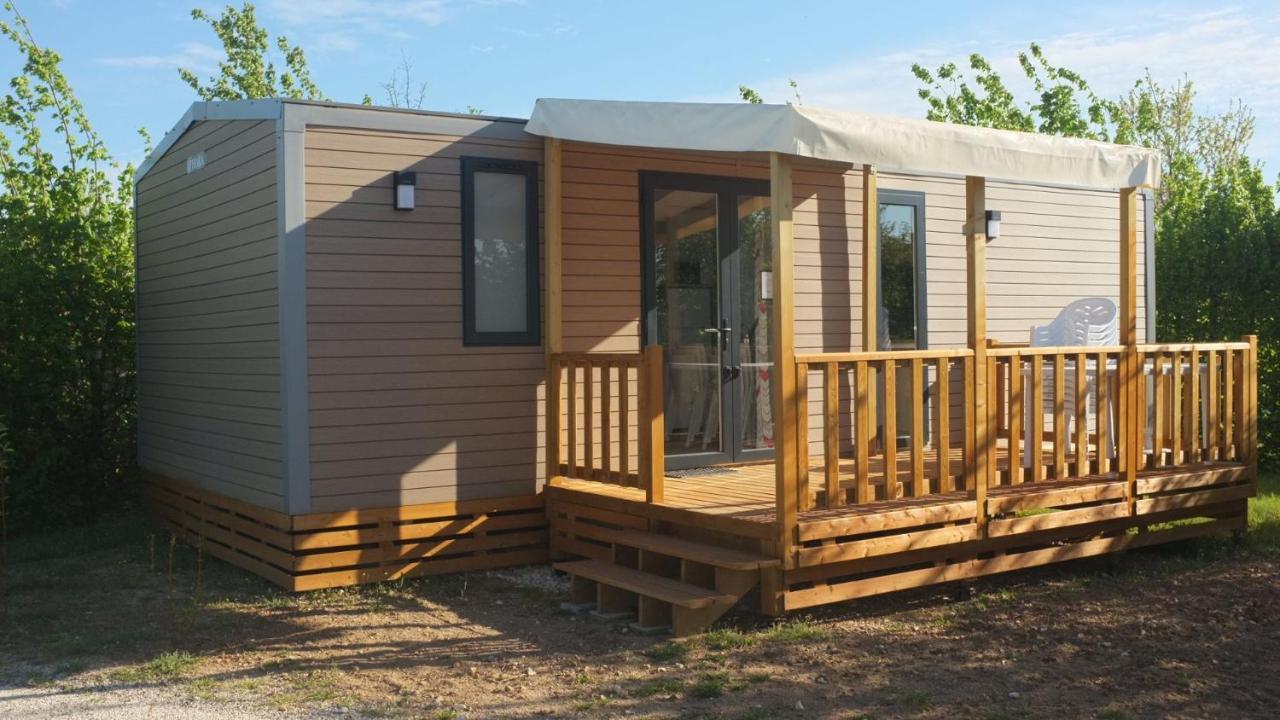 מלון Saint-Yrieix-sur-Charente Camping Du Plan D'Eau **** מראה חיצוני תמונה